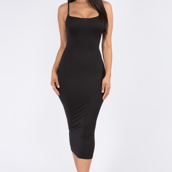 Dresses & Skirts - NWOT SEXY LONG DRESS